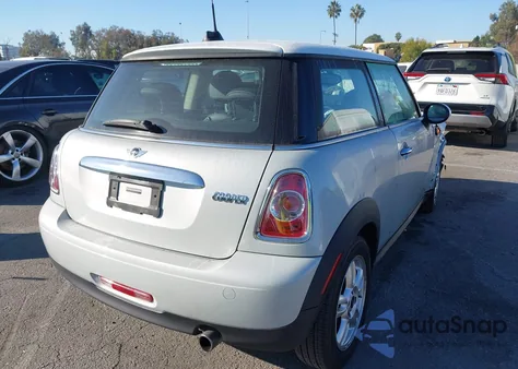 2013 Mini Hardtop Cooper z USA, uszkodzony, nr VIN WMWSU3C55DT689668